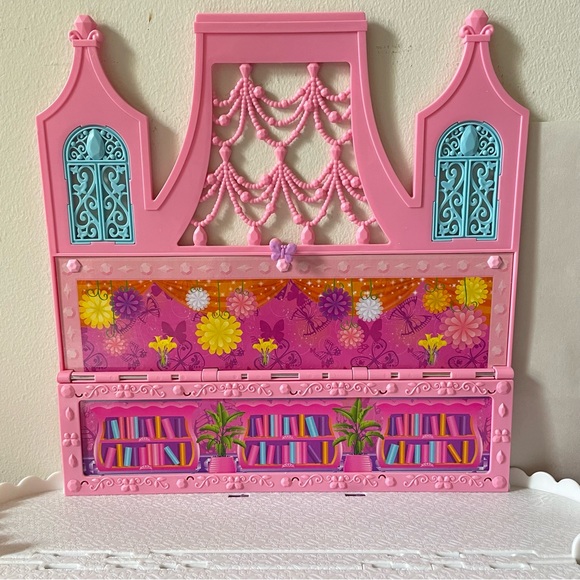 RARE Vintage Barbie house Fairy Princess Folding, Castle, Sold AS IS - Picture 8 of 10